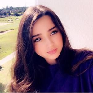 Meet your Posher, Elise